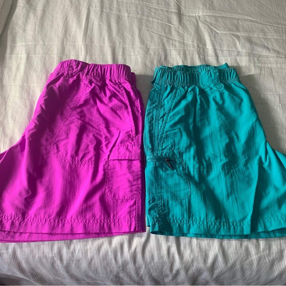 Two pair of women’s Columbia hiking shorts - Picture 2 of 12